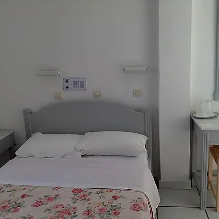 King Thiras Hotel Firá